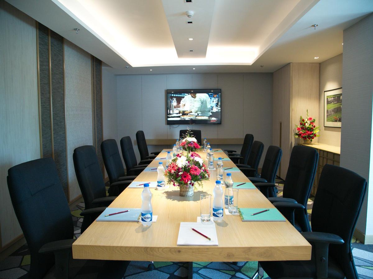 Welcomhotel By Itc Hotels, Racecourse, Coimbatore Exterior photo A meeting room at a hotel